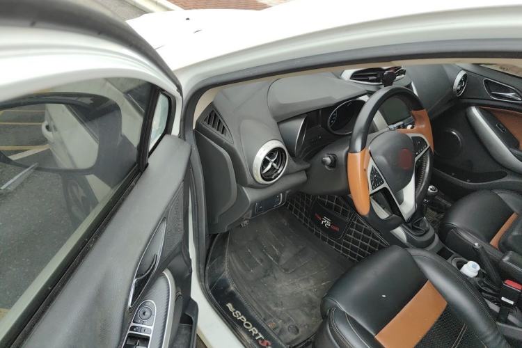 Used BYD Yuan 2017 1.5L Manual with Panoramic Sunroof
