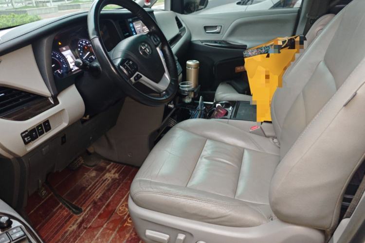 Used Toyota SIENNA  Left Front Seat