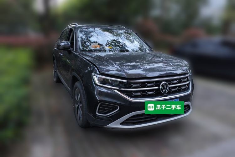 Used Volkswagen Tayron 2024 330TSI Two-Wheel Drive Luxury Plus Advanced Version Front Right 45 Deg