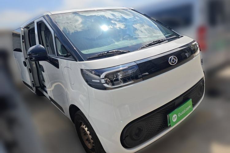 Used SAIC MAXUS Dana V1 2024 V1 Short Wheelbase Low-Roof Multi-Function Version (51 kWh)
