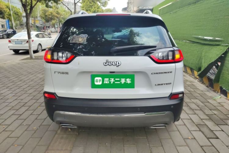 Used Jeep Cherokee 2019 2.0T Two-Wheel Drive Smart Enjoyment Version China VI
