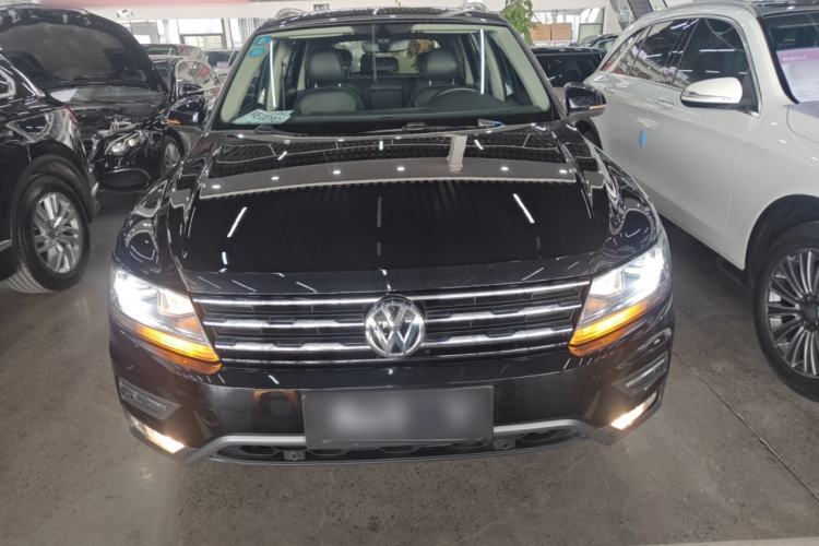 Used Volkswagen Tiguan L 2019 Revised 330TSI Automatic Two-Wheel Drive Smart & Luxury Edition China VI Standard