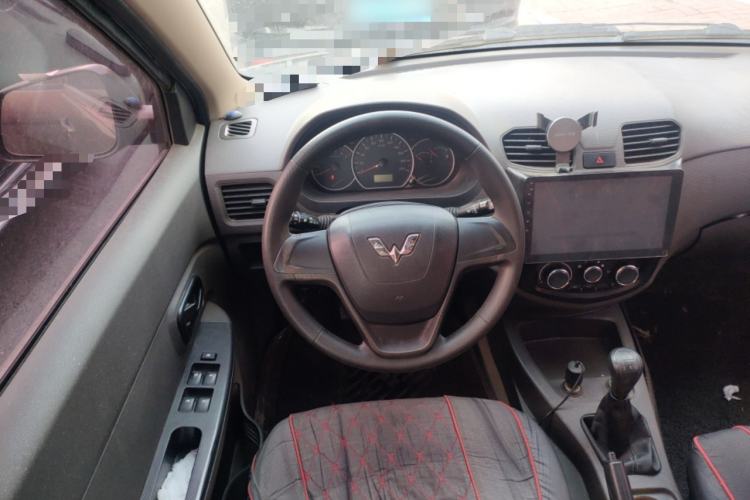 Used Wuling Hongguang 2015 1.5L S1 Standard China V-Emission Standards Steering Wheel