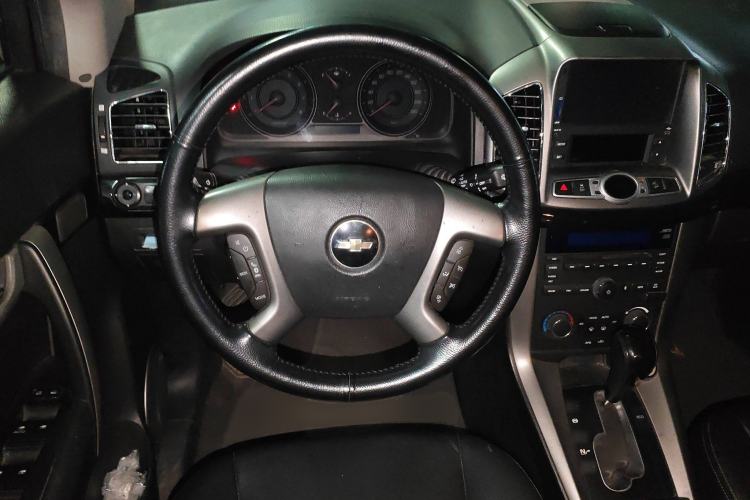 Used Chevrolet Captiva 2012 2.4L 4x4 Flagship Edition 7 Seats
