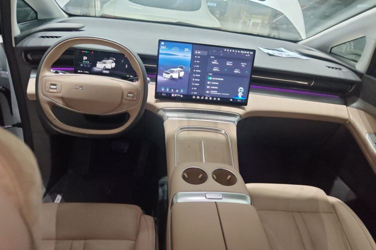 Used XPeng X9 2025 740 Ultra-Long Range Max Center Console