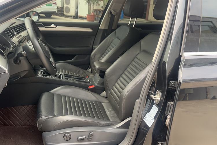 Used Volkswagen Magotan 2018 330TSI DSG Advanced Model
