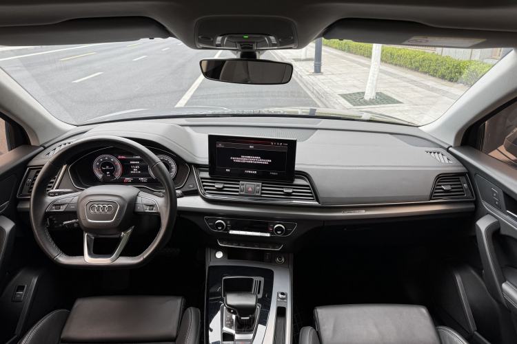 Used Audi Q5L 2022 40T Fashionable and Dynamic Model
