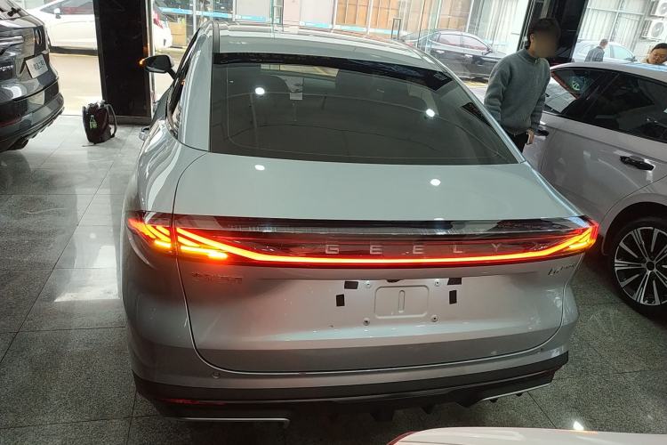 Used Geely Galaxy L6 2025 EM-i 140km Starship Edition
