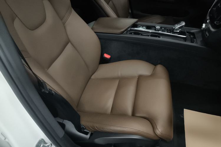 Used Volvo XC60 2022 B5 4x4 Smart Luxury Edition
