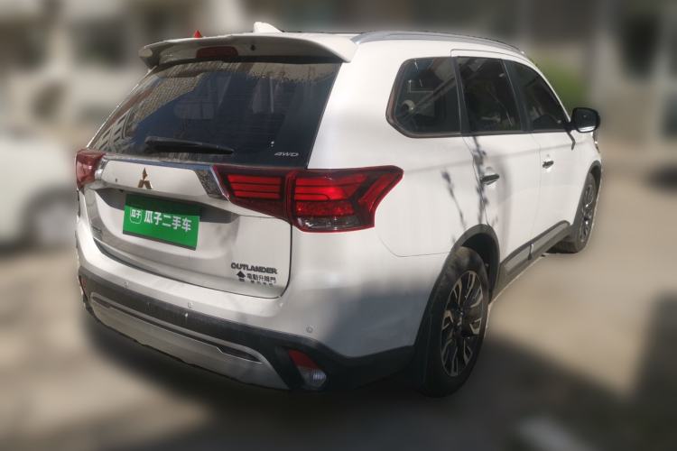 Used Mitsubishi Outlander 2019 2.4L 4x4 Zhi Xiang Edition 5 Seats China VI Standard Rear Right 45 Deg