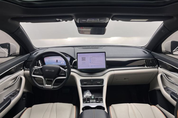 Used BYD Song PLUS New Energy 2024 HONOR Edition DM-i 110km Flagship PLUS Interior 4