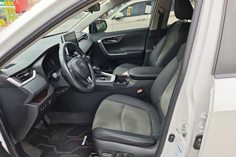 Used Toyota RAV4 2022 2.0L CVT Four-Wheel Drive Premium Edition Left Front Seat