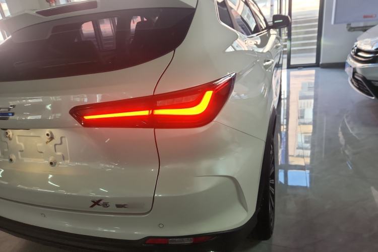 Used CHANGAN OSHAN X5 2021 1.5T DCT Prestige Edition Right Rear Taillight