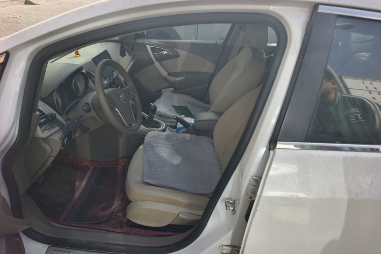 Used Buick GT 2012 GT 1.6L Manual Entry-Level Model Left Front Seat