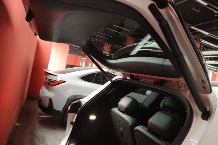 Used ONVO Luxeed L90 2025 Model—Max Six-Seater Version
