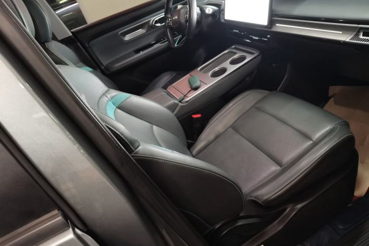 Used AION Y 2023 Plus 510 Smart Edition Right Front Seat