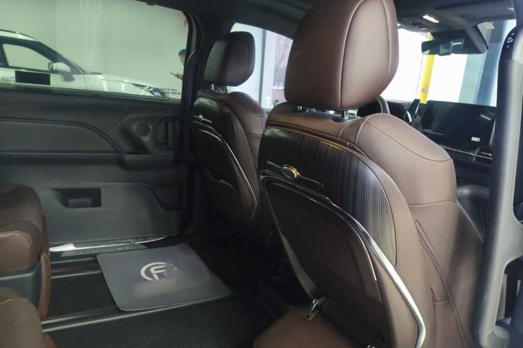 Used Toyota Granvia 2024 2.5L Hybrid Prestige PLUS Four-Wheel Drive Version