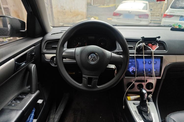 Used Volkswagen Lavida 2015 1.6L Automatic Fashion Edition Steering Wheel