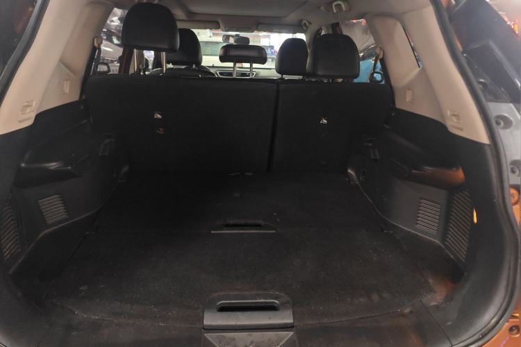 Used Nissan X-Trail 2014 2.5L CVT Leading Edition 4WD Trunk