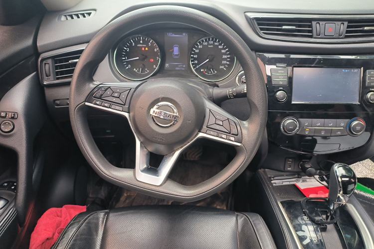Used Nissan X-Trail 2017 2.0L CVT Comfort Edition 2WD Steering Wheel