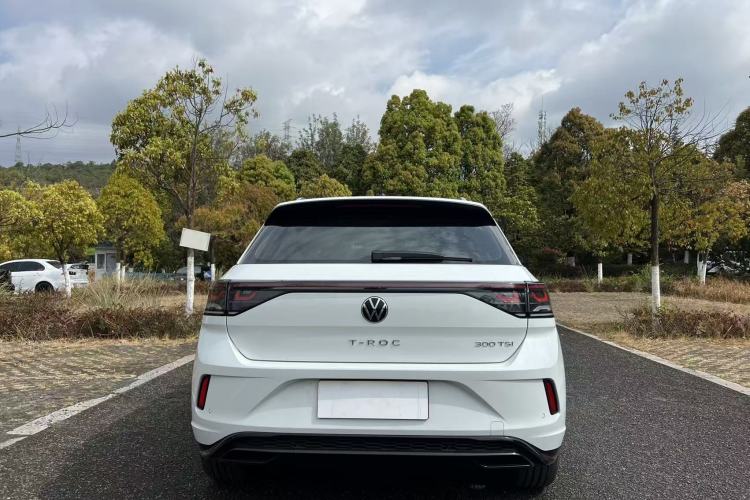 Used Volkswagen T-ROC 2025 Facelift Model 2 300TSI DSG Two-Wheel Drive Chenguang Edition
