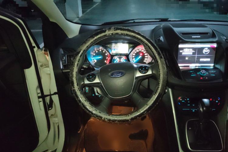 Used Ford Kuga 2015 1.5L GTDi Four-Wheel-Drive Elite Model Steering Wheel