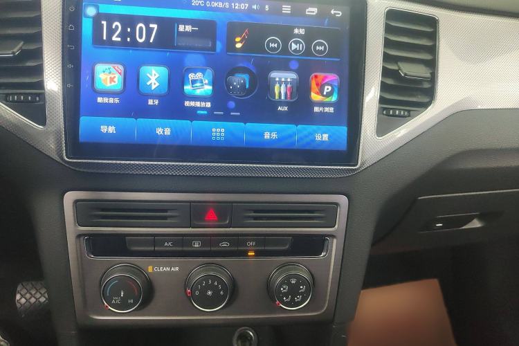 Used Volkswagen Golf Sportsvan 2016 1.6L Automatic Comfort Model Audio And AC Panel