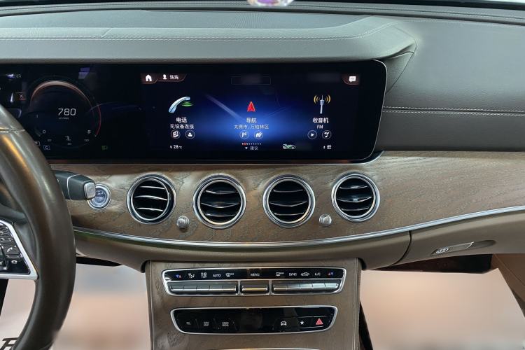 Used Mercedes-Benz E-Class 2022 E 300 L Stylish Model Interior 4