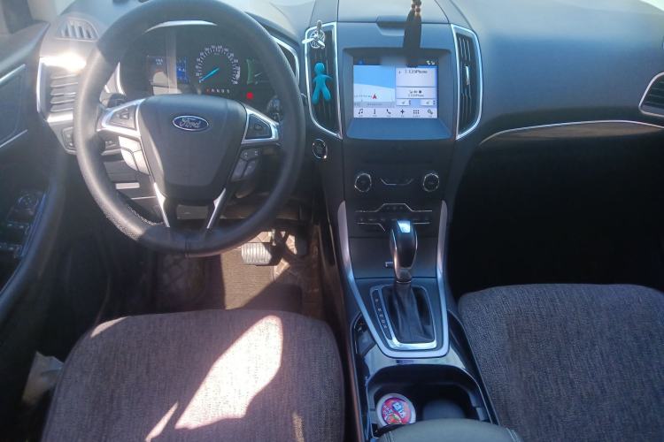 Used Ford Edge 2015 2.0T GTDi 4x4 High-Grade Model
