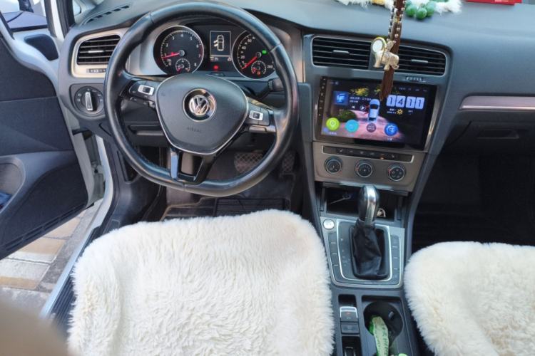 Used Volkswagen Golf 2014 1.4TSI Automatic Luxury Model
