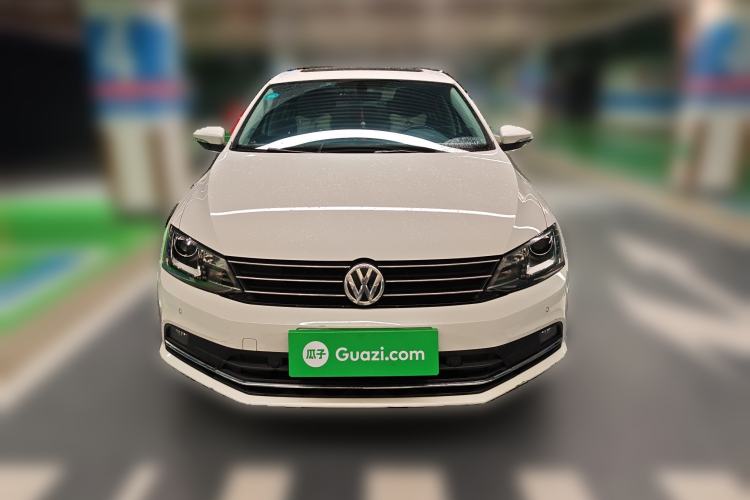 Used Volkswagen Sagitar 2017 230TSI Automatic Luxury Edition
