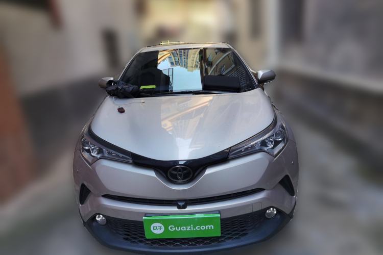Used Toyota C-HR 2018 2.0L Leading with Sunroof China VI Standard