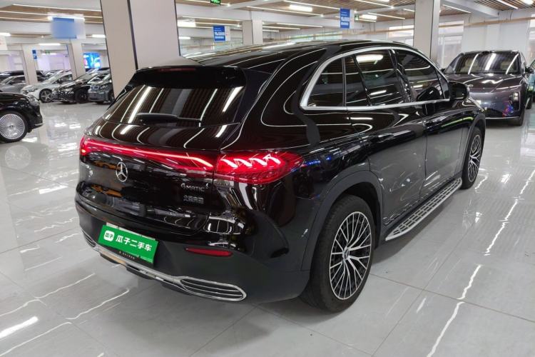 Used Mercedes-Benz EQE SUV 2024 500 4MATIC Luxury Edition Rear Right 45 Deg