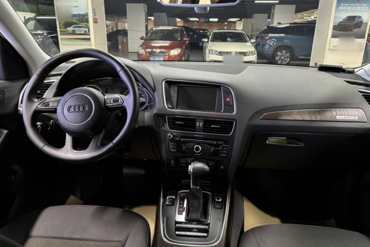 Used Audi Q5 2016 40 TFSI Trendy Edition Interior 6