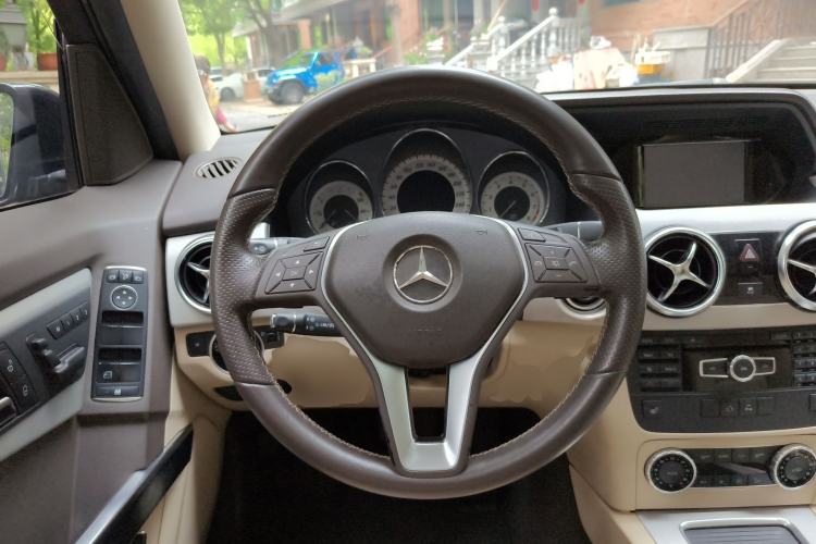 Used Mercedes-Benz GLK-Class 2013 GLK 300 4MATIC Dynamic Sunroof Model