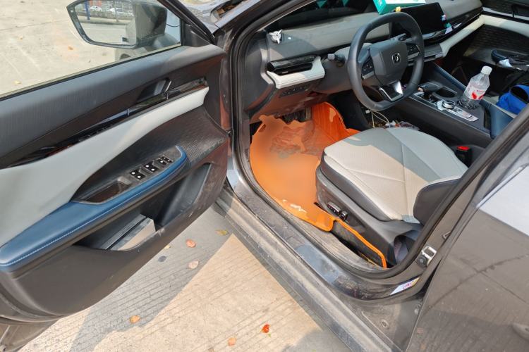 Used CHANGAN UNI-V iDD 2023 ZhiDian iDD 1.5T 113km Smart & Fun Version