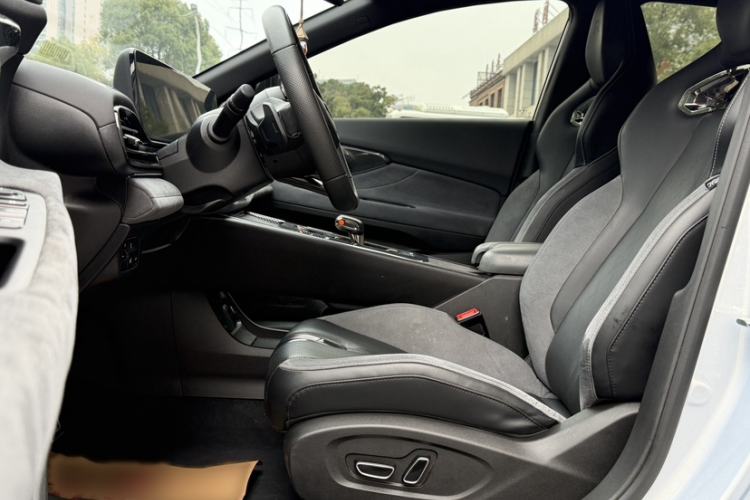 Used GAC Trumpchi EMPOW 2023 400T Automatic R PRO