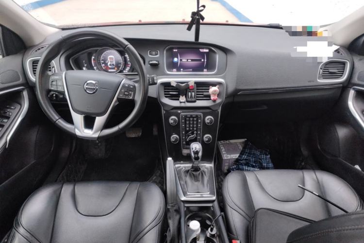 Used Volvo V40 2019 T3 Zhiyi Edition
