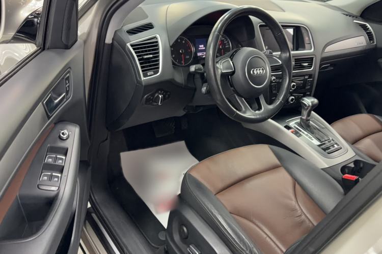 Used Audi Q5 2017 Plus 40 TFSI Ambition Model