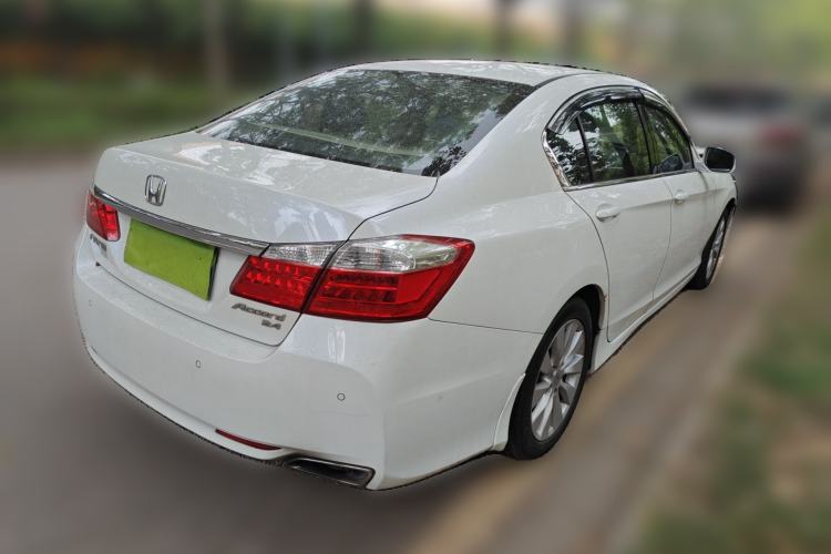 Used Honda Accord 2014 2.4L LX Comfort Edition Rear Right 45 Deg