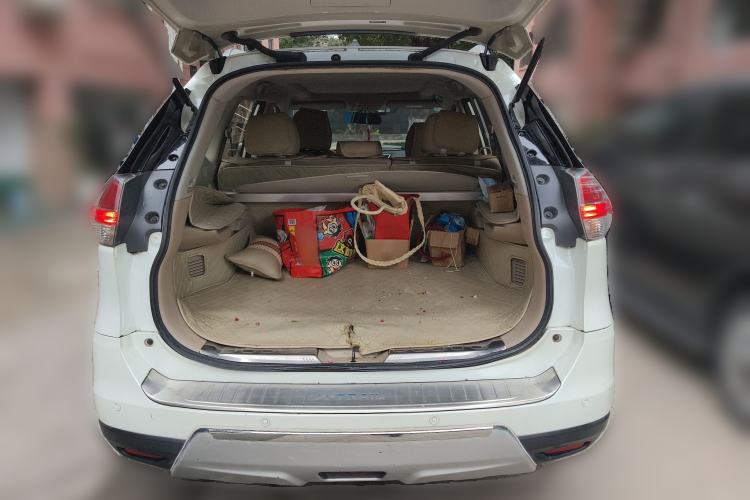 Used Nissan X-Trail 2016 2.0L CVT Smart Enjoyment Version 4WD
