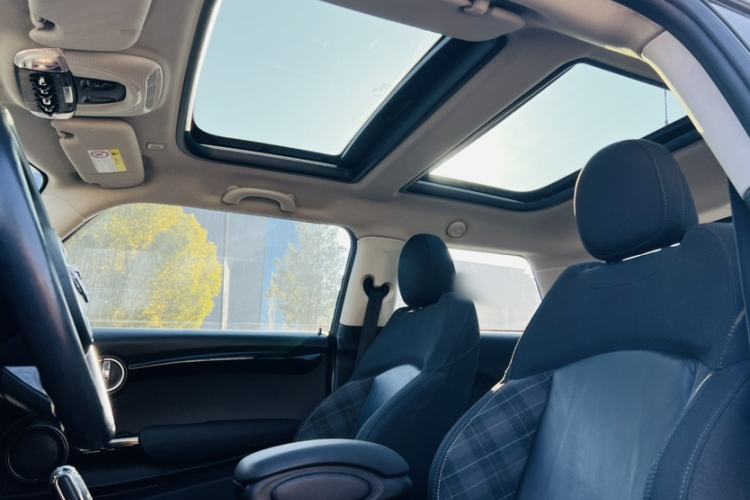 Used MINI MINI 2018 1.5T COOPER Classic Edition