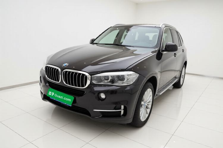 Used BMW X5 2017 xDrive28i Front Left 45 Deg