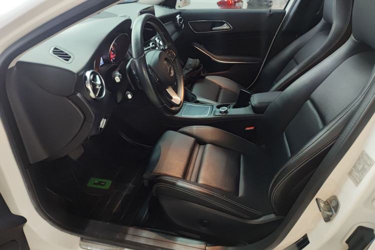 Used Mercedes-Benz GLA 2018 GLA 200 Sport Edition Driver Seat