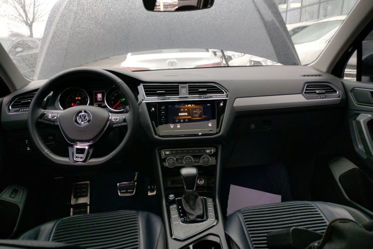 Used Volkswagen Tiguan L 2019 Revised 330TSI Automatic Two-Wheel Drive Smart & Luxury Edition China VI Standard
