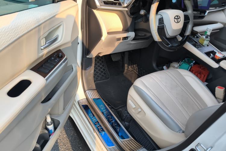 Used Toyota SIENNA 2021 2.5L Hybrid Luxury Edition