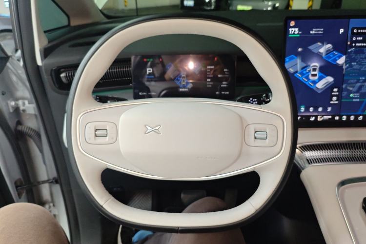 Used XPeng X9 2024 610 Long-Range Pro
