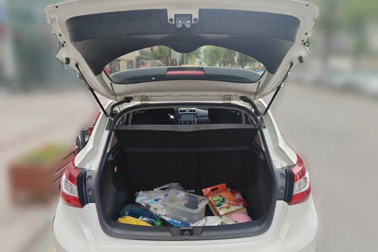 Used Nissan Tiida 2016 1.6L CVT Cool Dynamic Edition Trunk