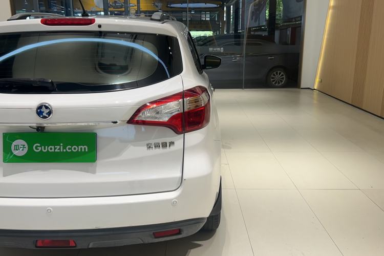 Used Venucia T70 2016 2.0L Manual RuiQu Version
