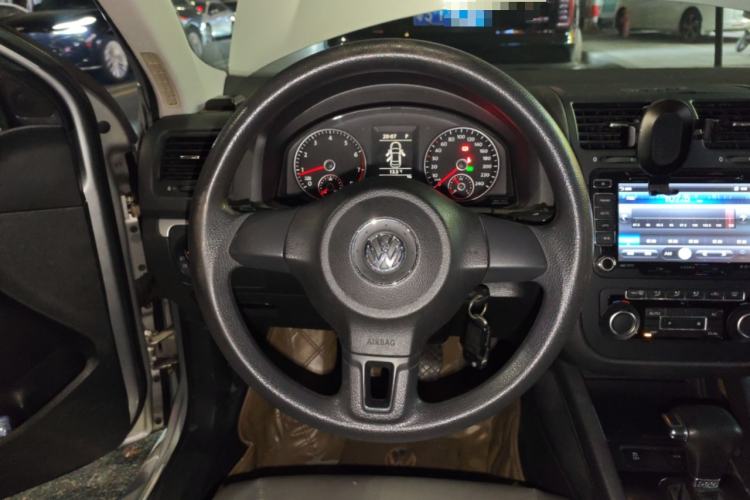 Used Volkswagen Sagitar 2011 1.4 TSI Automatic Tech Model Steering Wheel